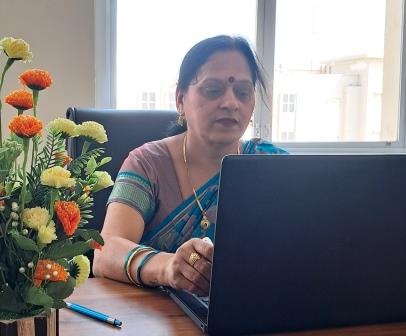 Dr Renu Tiwari 